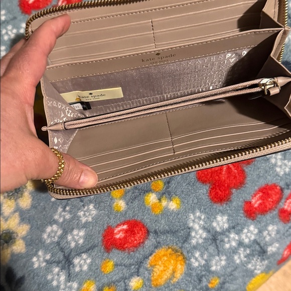 Kate spade Wallet - Picture 2 of 2